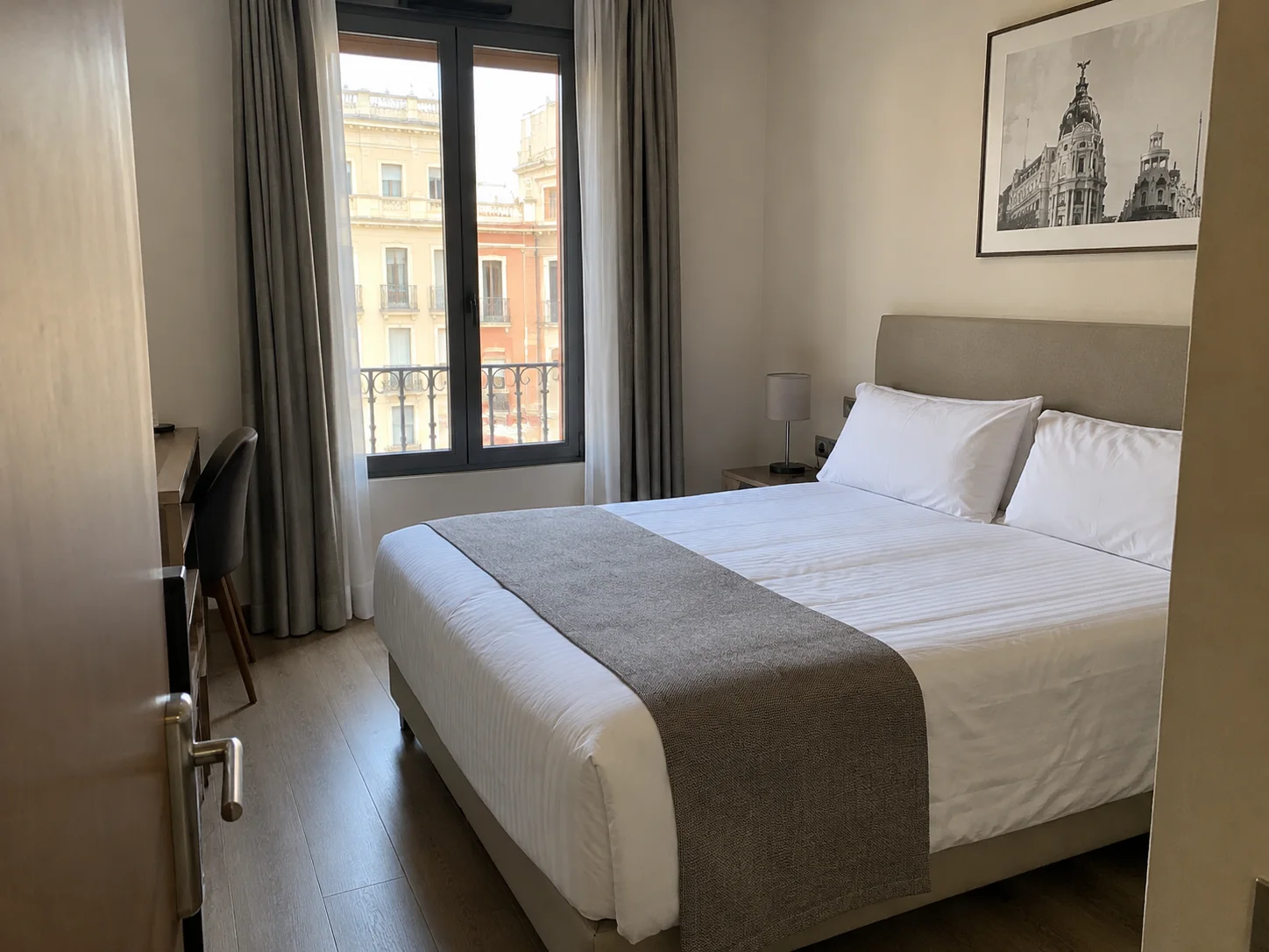 Camera d’albergo per un eventuale pernottamento a Madrid